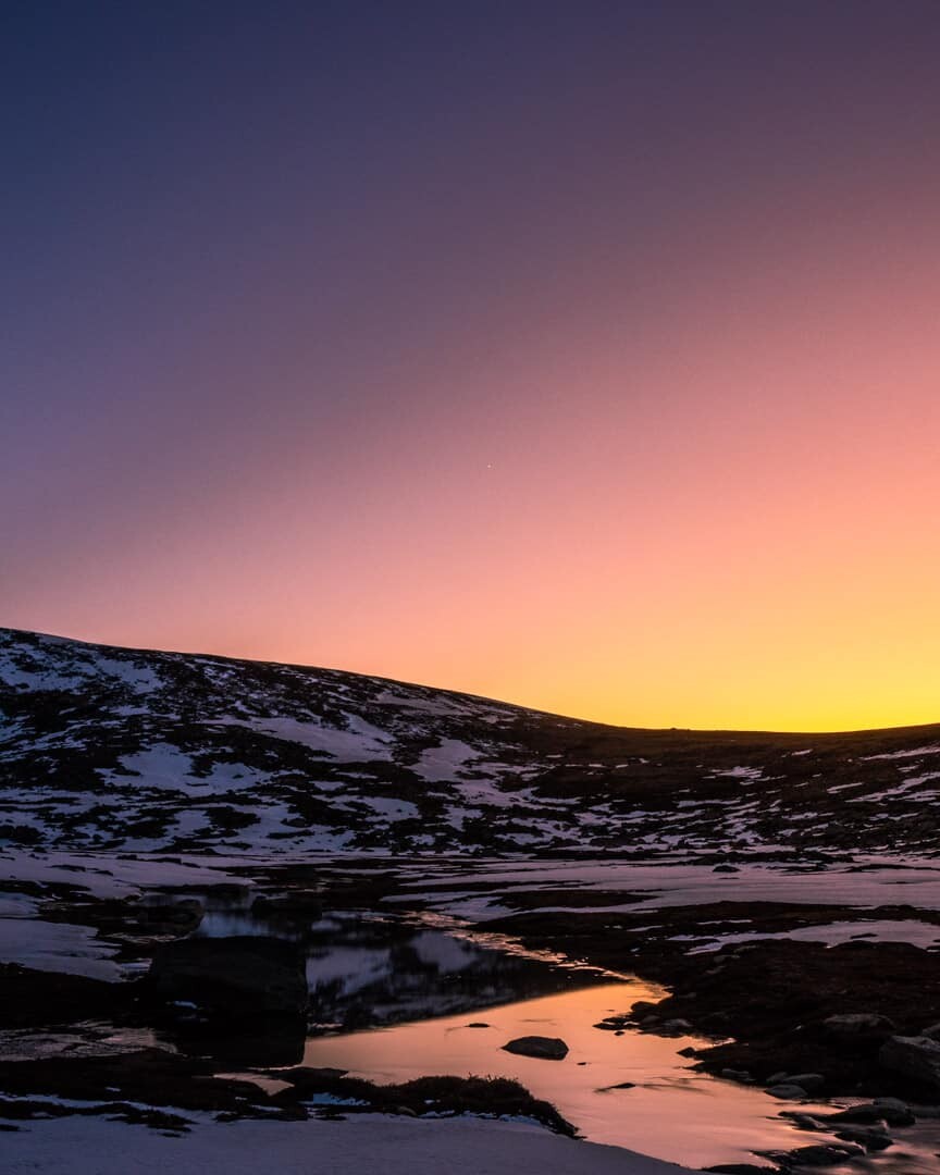 Hannels Spur Sunrise in Wilkinsons Valley at Thredbo