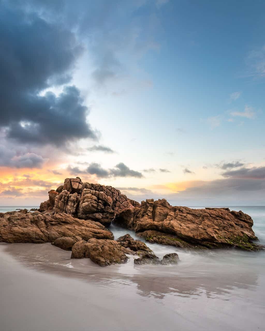 Friendly Beaches, Tasmania at an incredible sunrise show