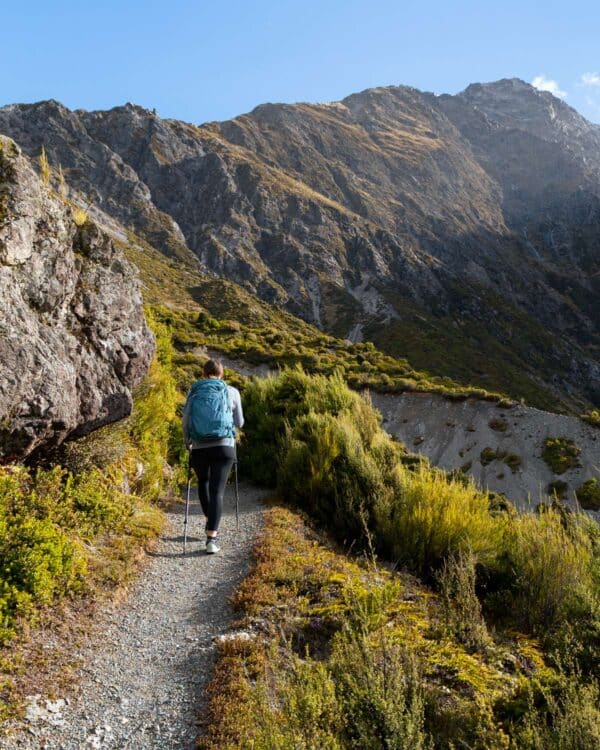 17 Best Hiking Daypacks In Australia + Tips On How To Choose
