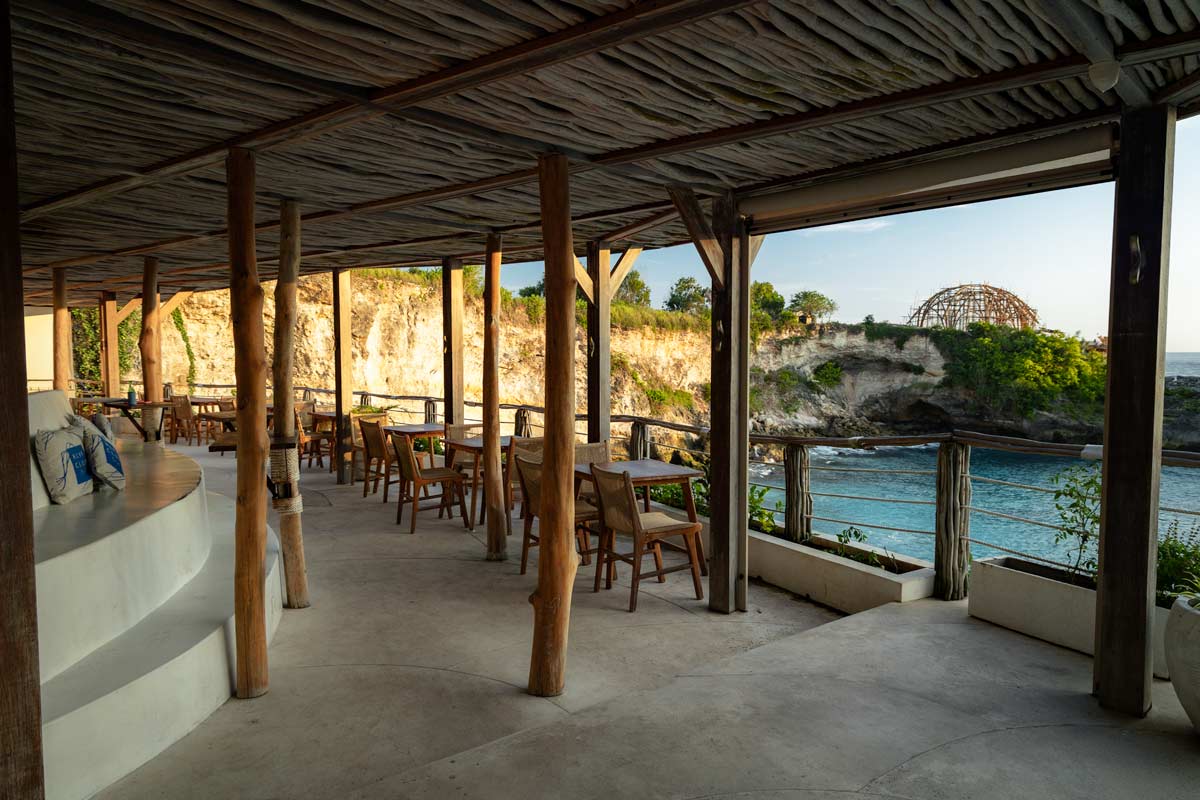 The Klyf Club Bar on the Blue Lagoon on Nusa Ceningan