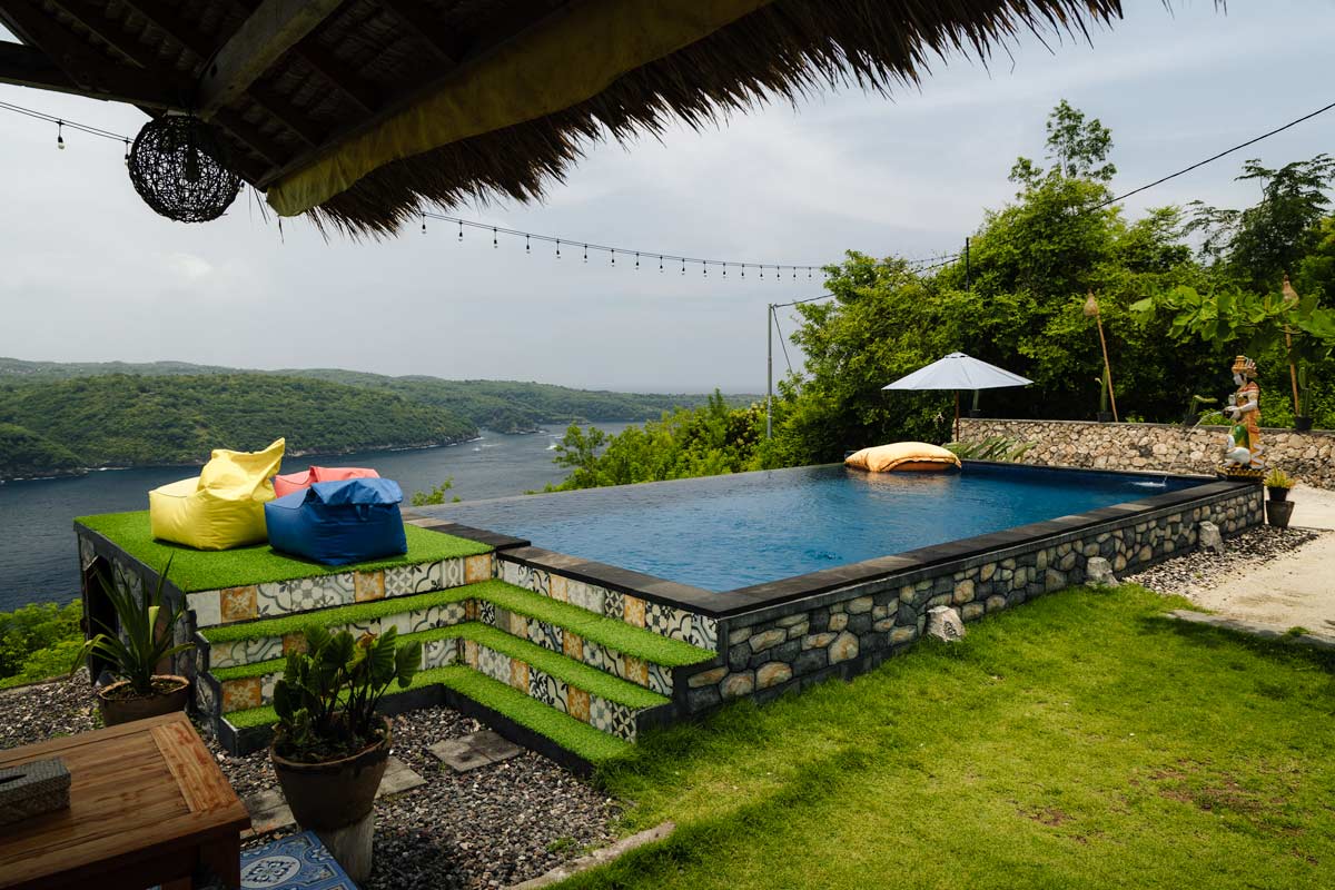 Pool at the three islands bar on Nusa Ceningan