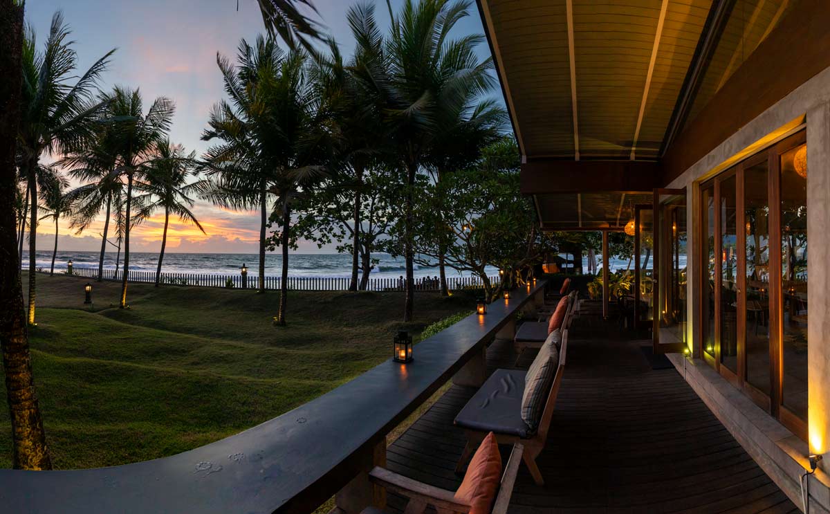 Koko's Kitchen and Bar Sunset in Medewi